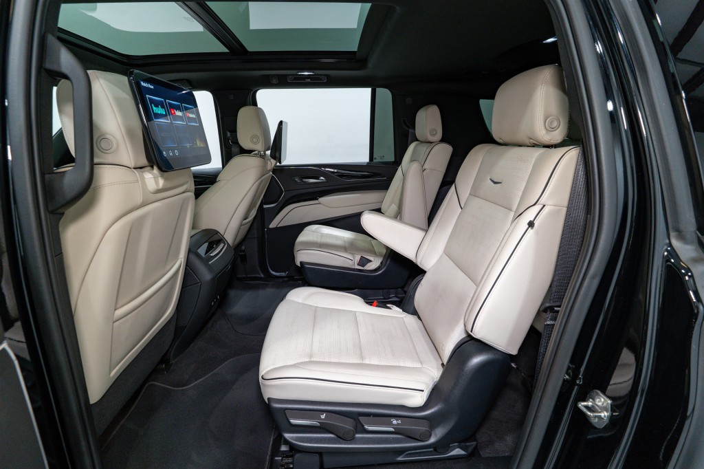 2023 Cadillac Escalade Image 39