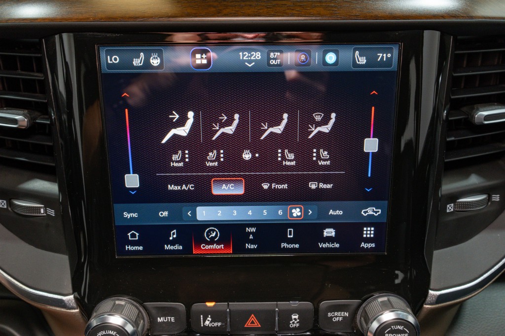 2024 RAM 2500 Image 21
