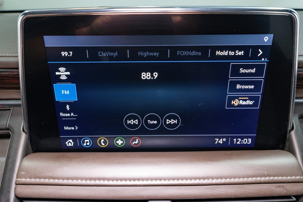 2021 Chevrolet Suburban Image 16