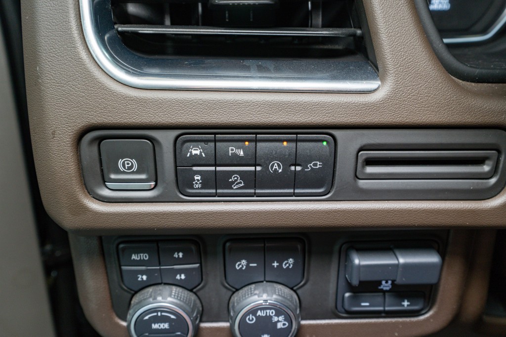 2021 Chevrolet Suburban Image 28