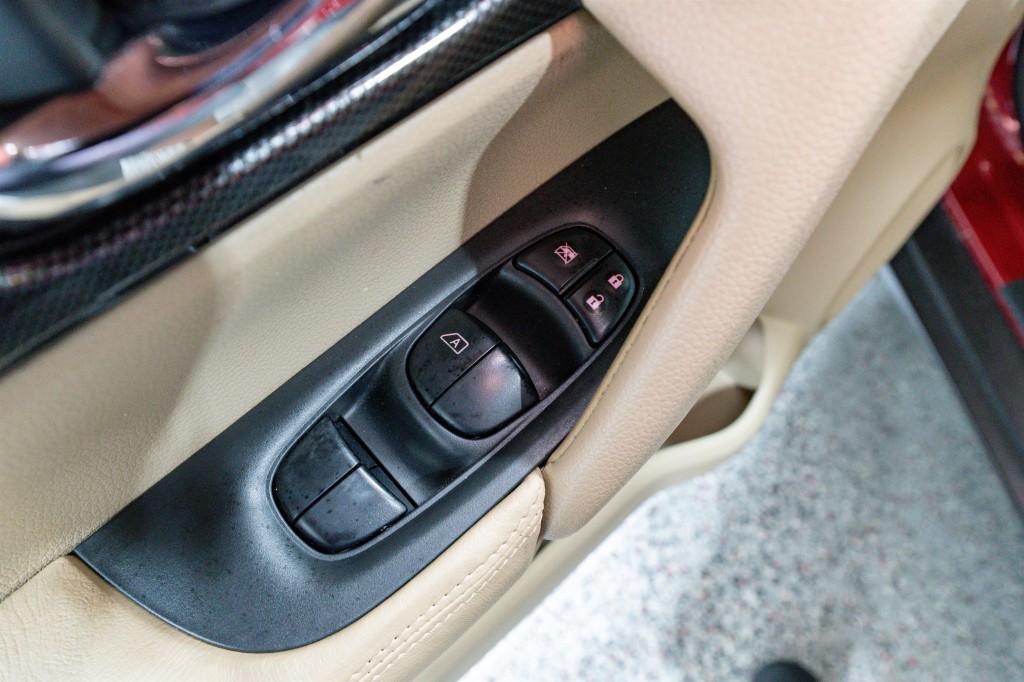 2016 Nissan Rogue Image 14