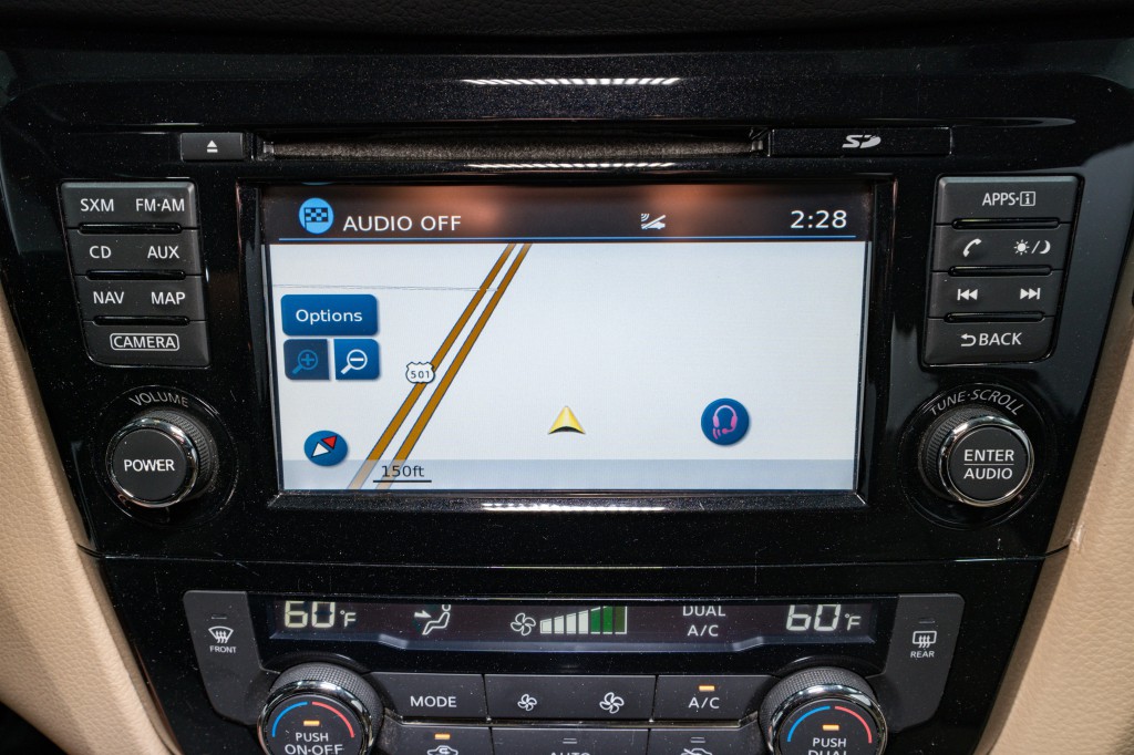 2016 Nissan Rogue Image 17
