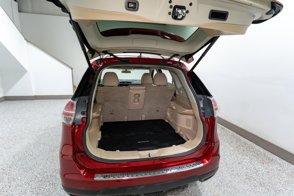 2016 Nissan Rogue Image 33