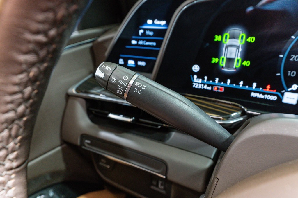 2023 Cadillac Escalade Image 35