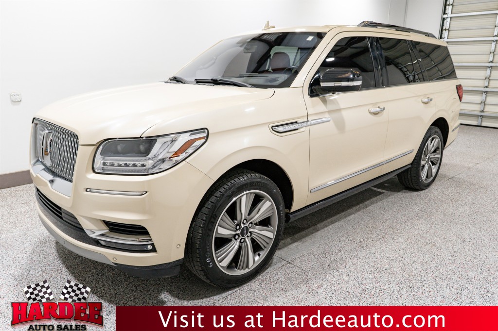 2018 Lincoln Navigator Image 2
