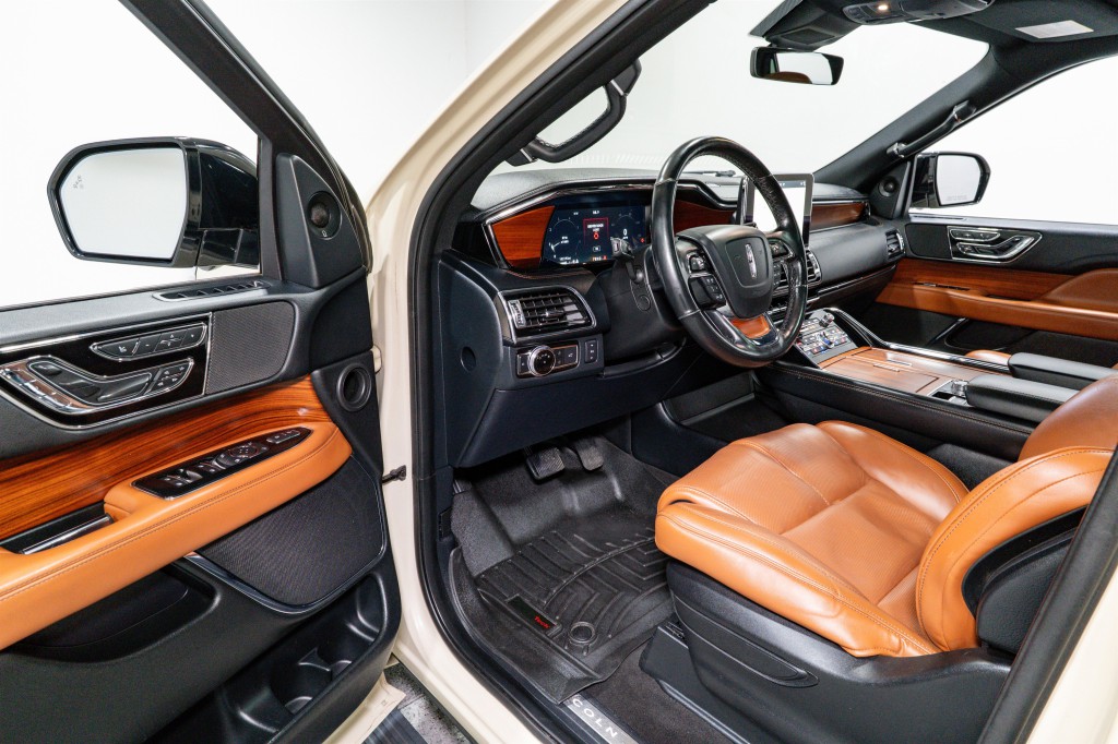 2018 Lincoln Navigator Image 13