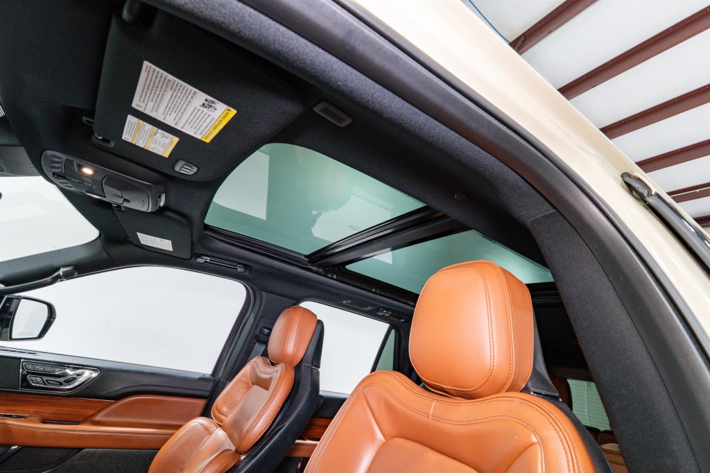 2018 Lincoln Navigator Image 18