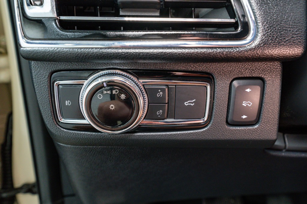 2018 Lincoln Navigator Image 32
