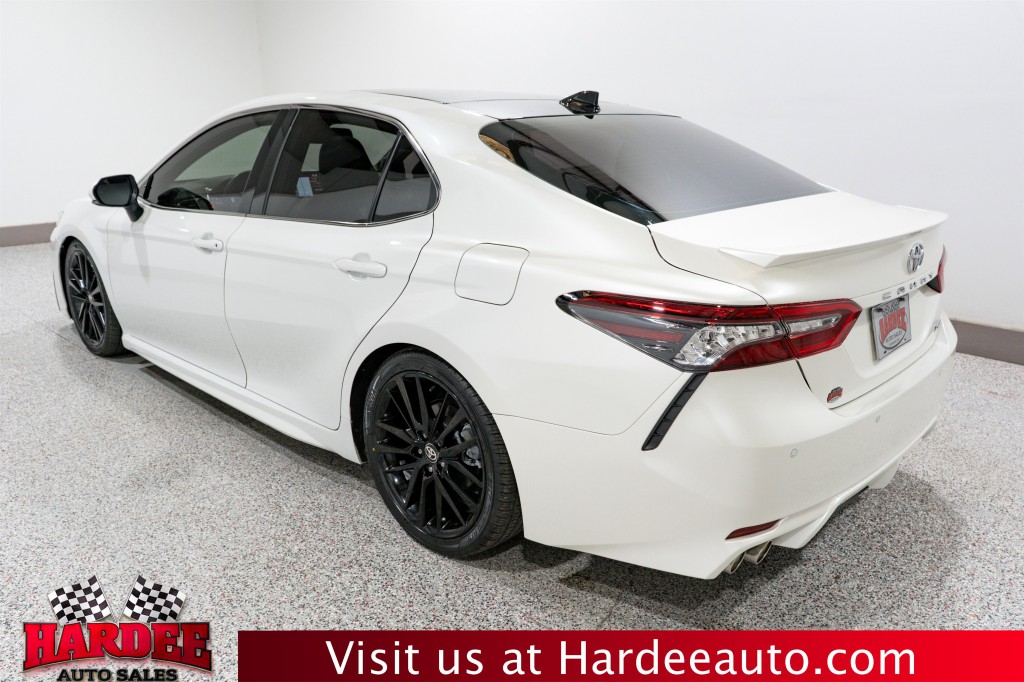 2021 Toyota Camry Image 3