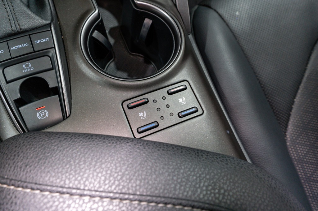 2021 Toyota Camry Image 24