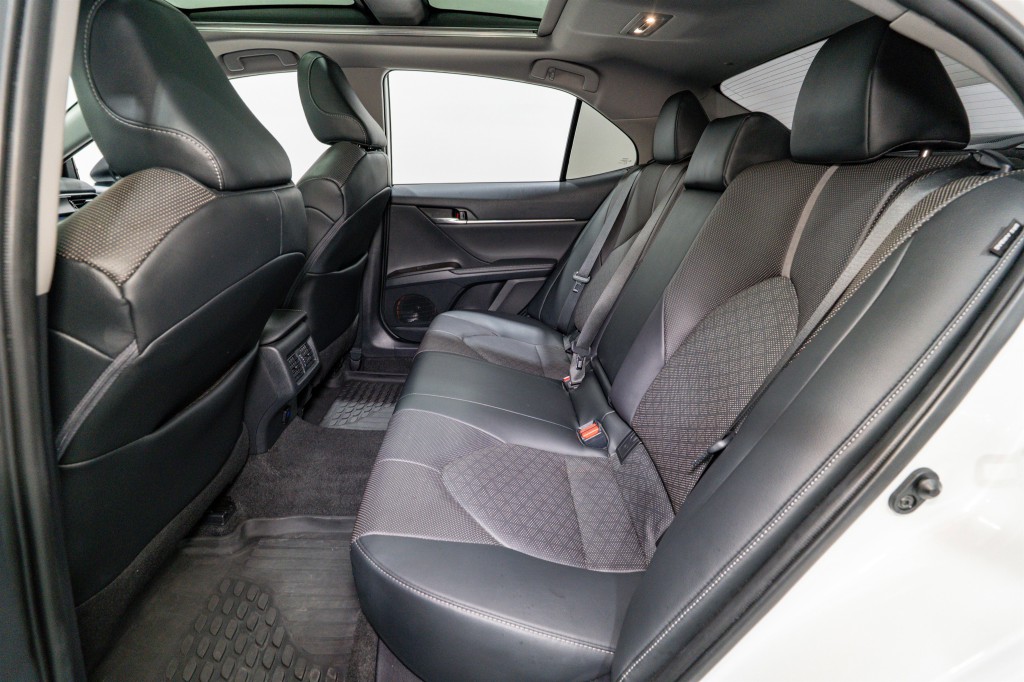 2021 Toyota Camry Image 32