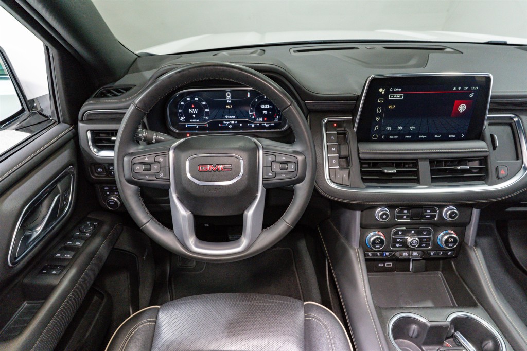 2023 GMC Yukon Image 11