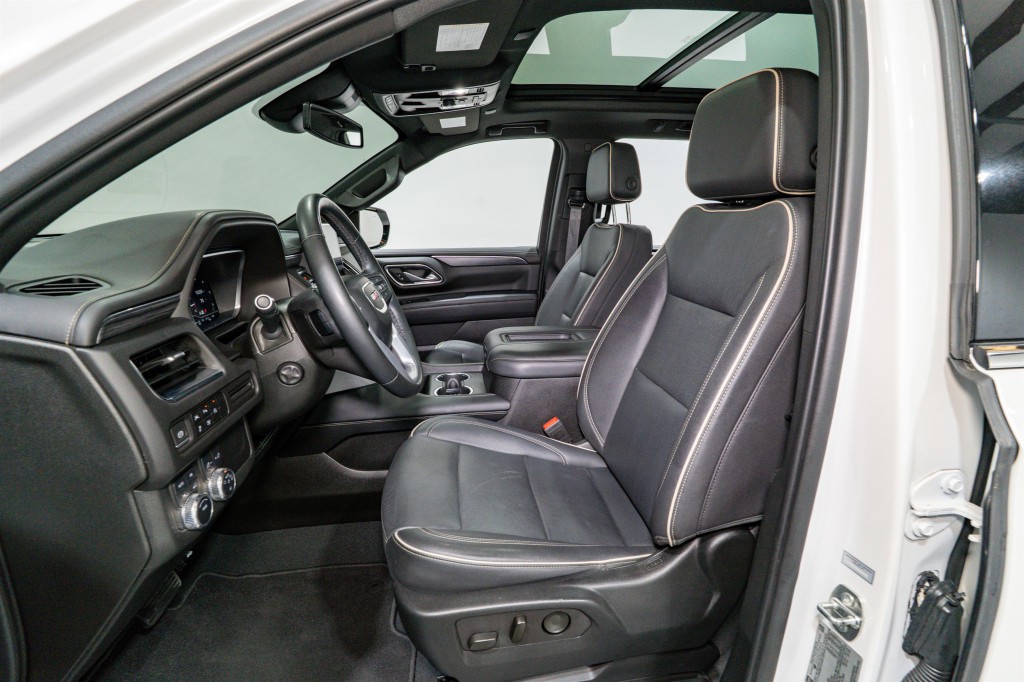 2023 GMC Yukon Image 16