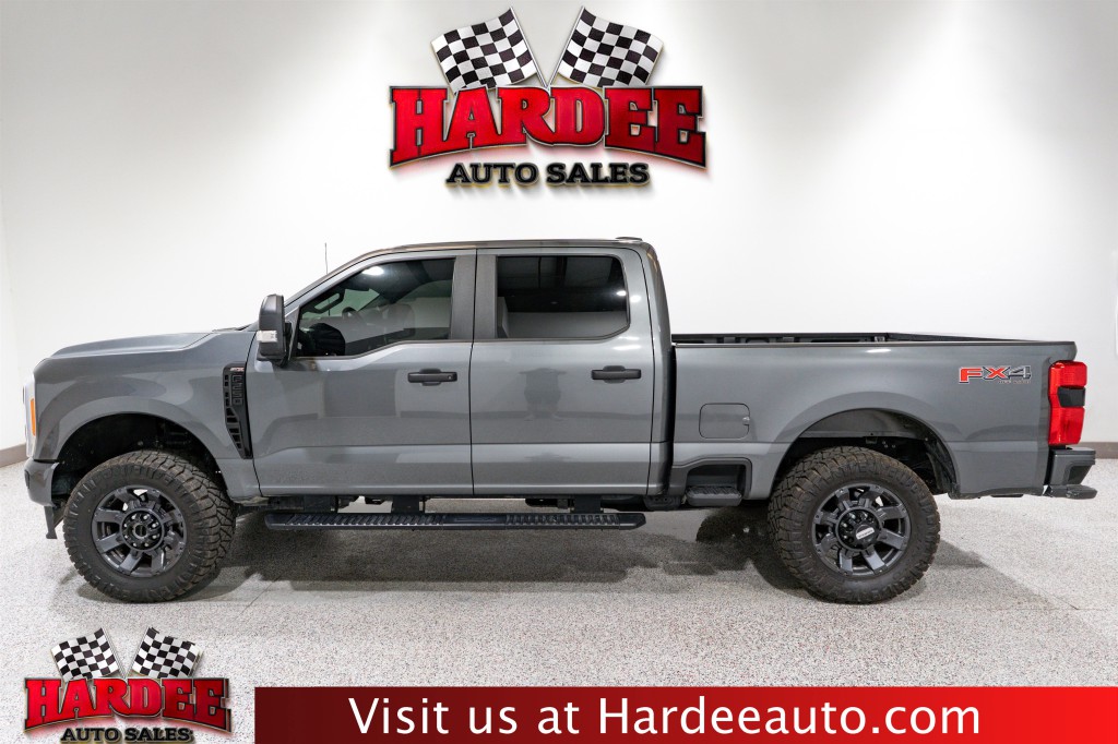 2023 Ford F-250 Image 1