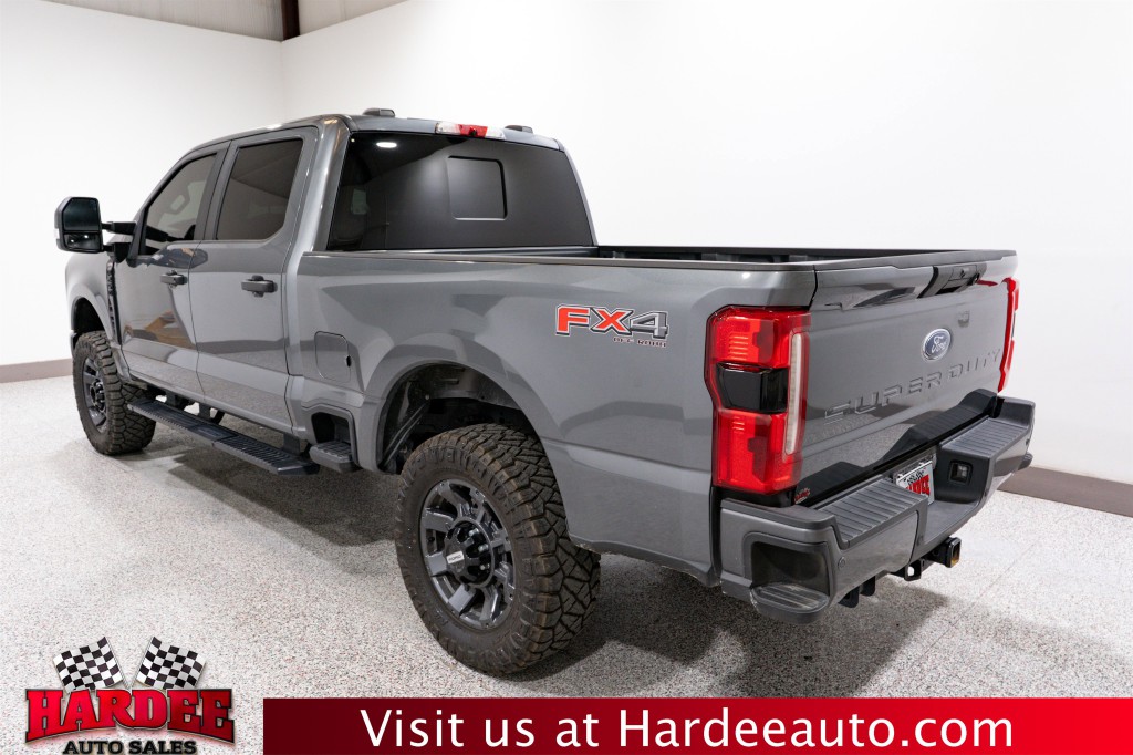 2023 Ford F-250 Image 3