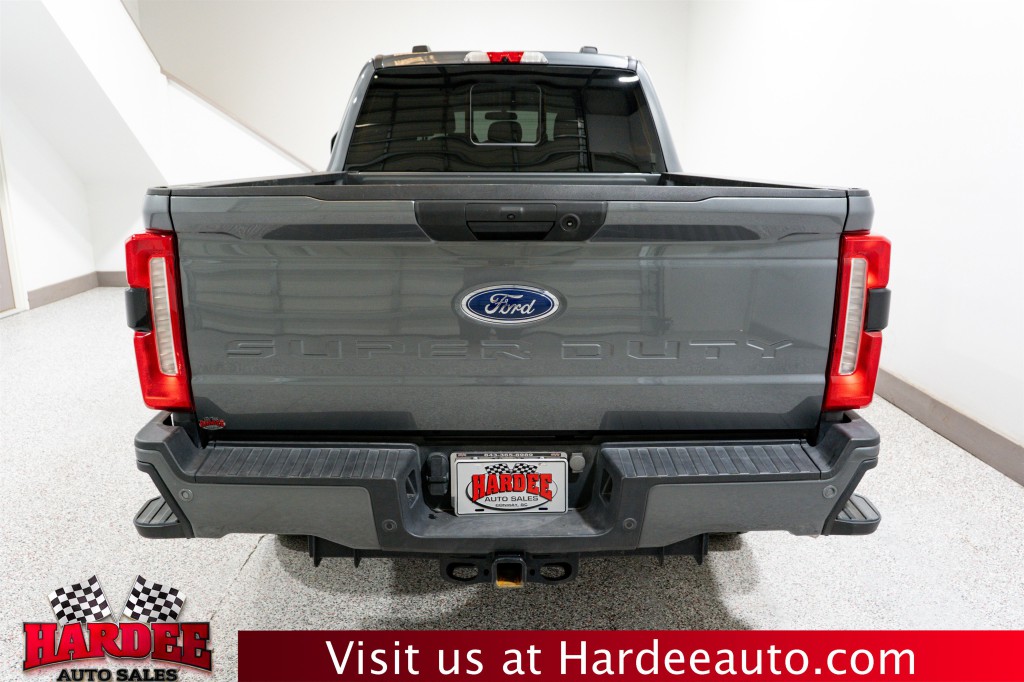 2023 Ford F-250 Image 4