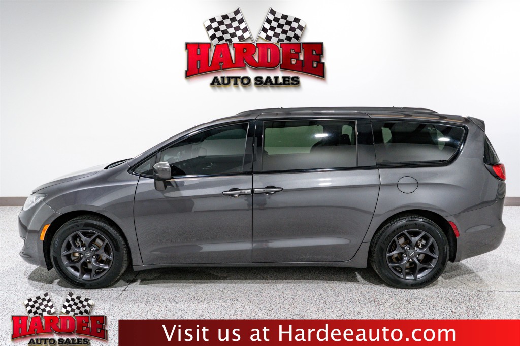 2020 Chrysler Pacifica Image 1