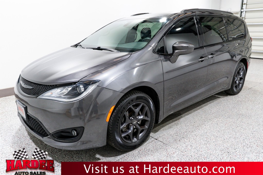 2020 Chrysler Pacifica Image 2