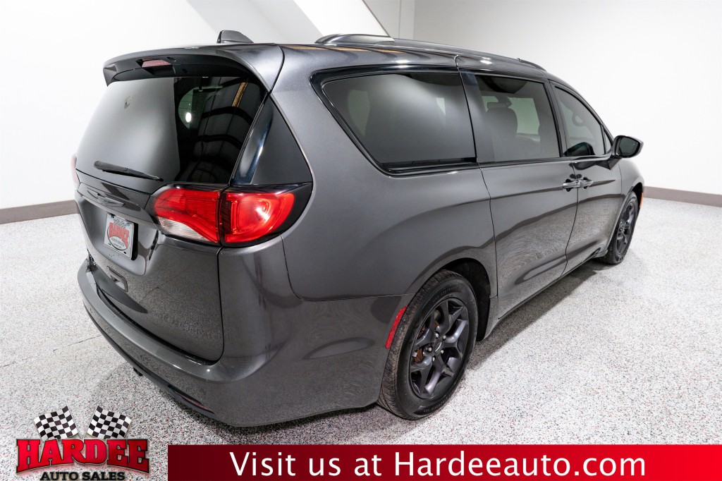 2020 Chrysler Pacifica Image 5