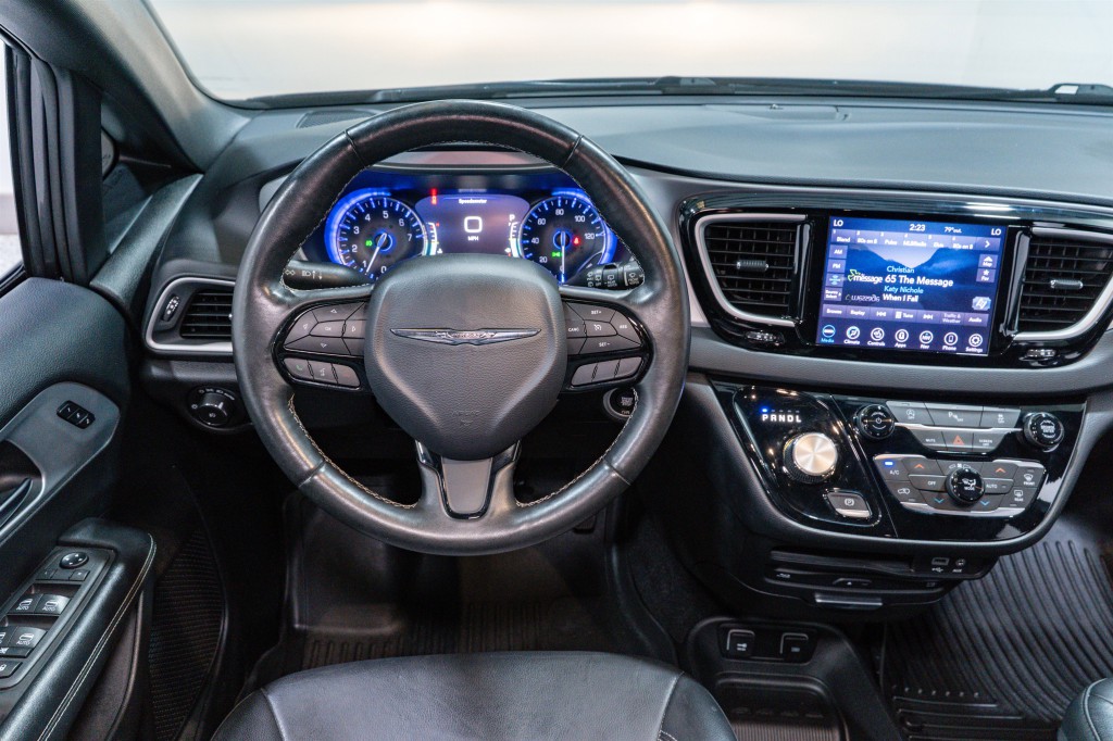 2020 Chrysler Pacifica Image 11