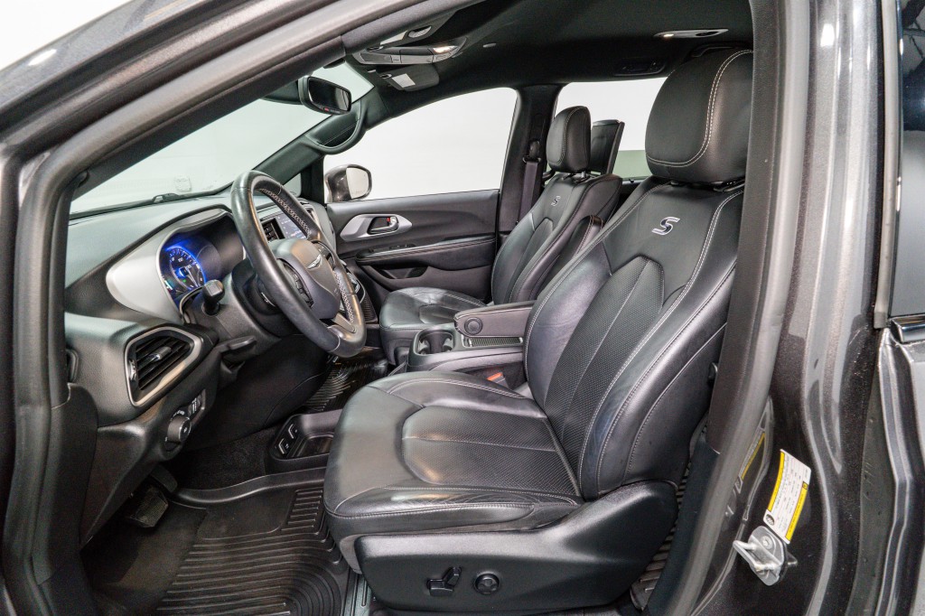 2020 Chrysler Pacifica Image 16