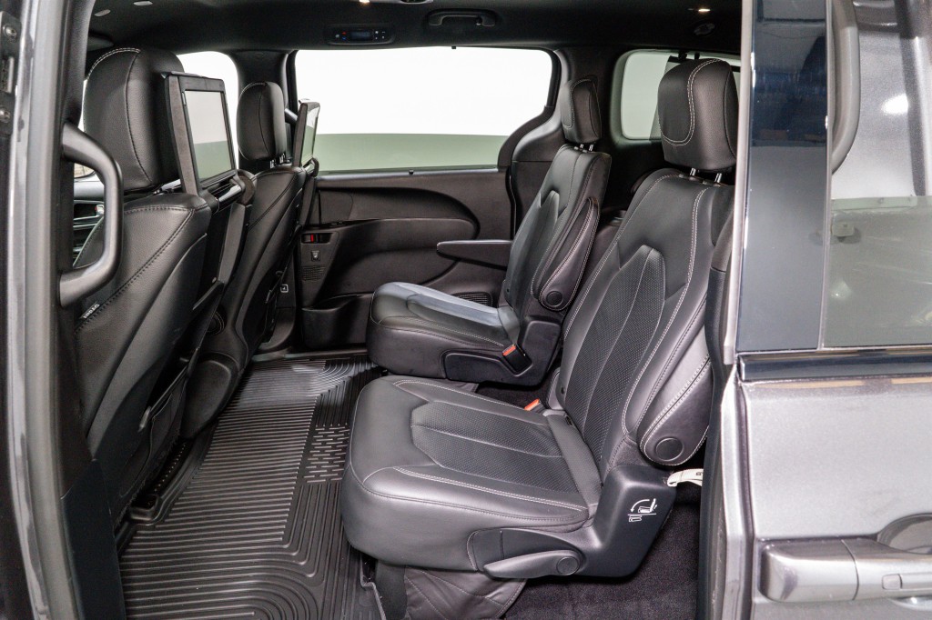 2020 Chrysler Pacifica Image 31