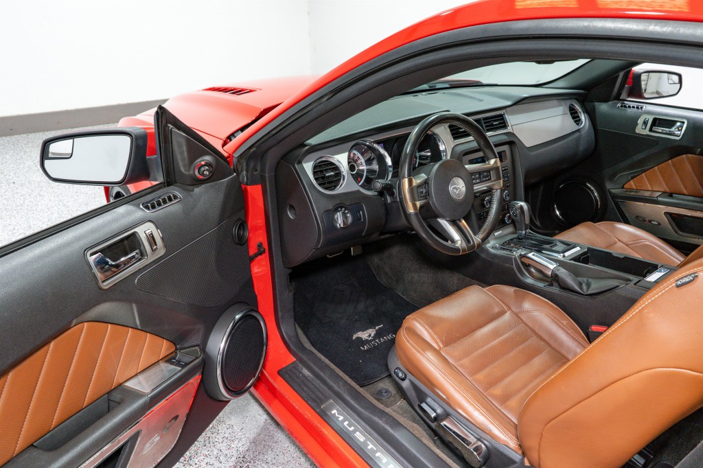 2013 Ford Mustang Image 11