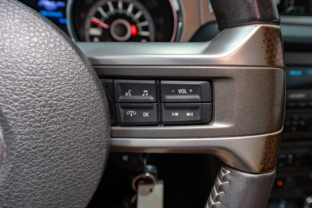 2013 Ford Mustang Image 20