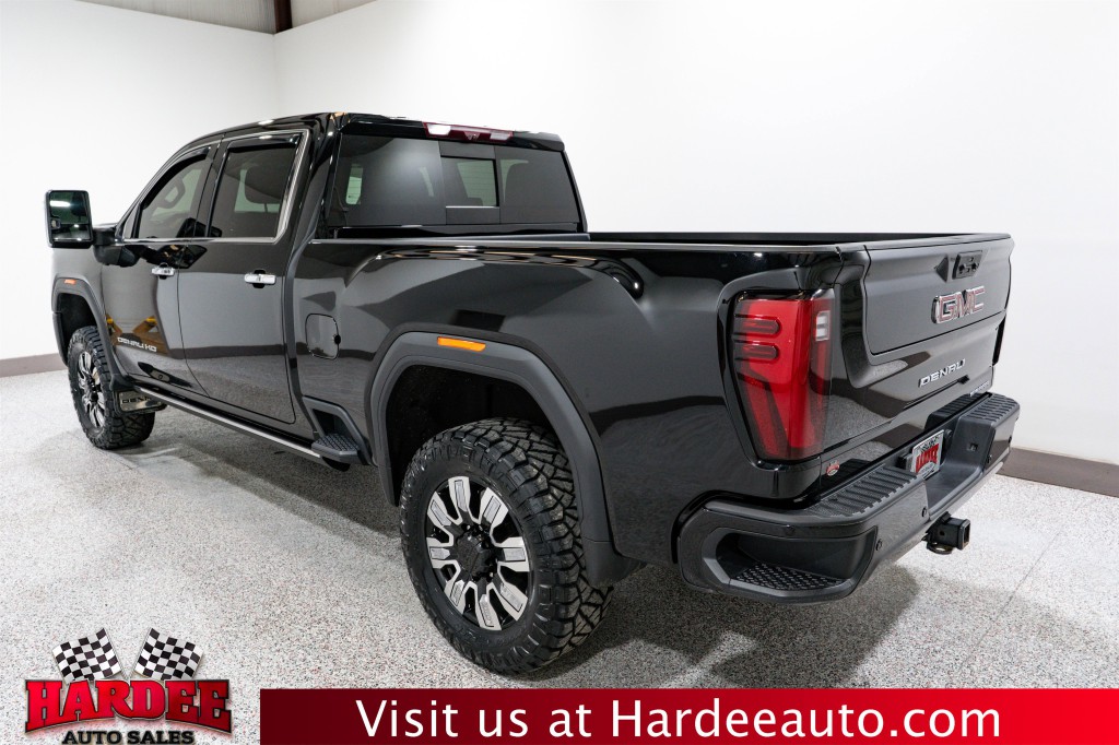 2024 GMC Sierra 2500 Image 3