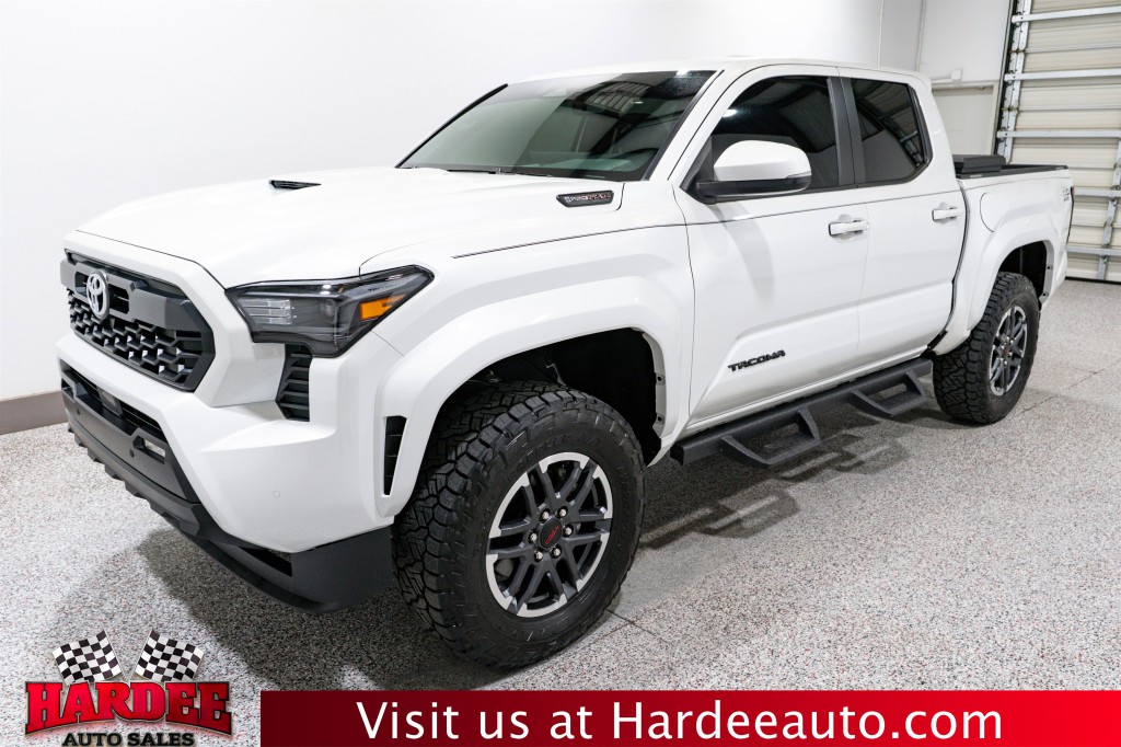 2024 Toyota Tacoma Image 2