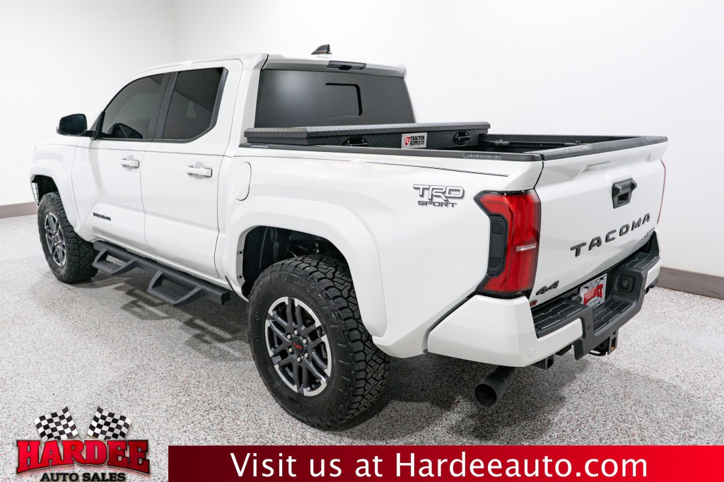 2024 Toyota Tacoma Image 3