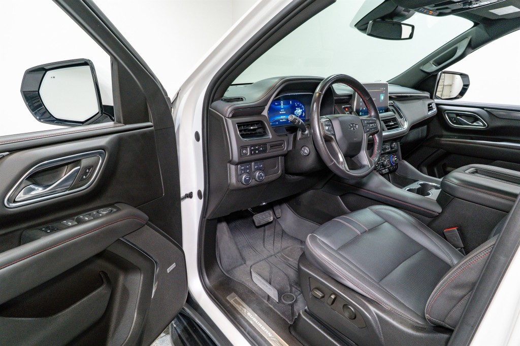 2023 Chevrolet Suburban Image 12
