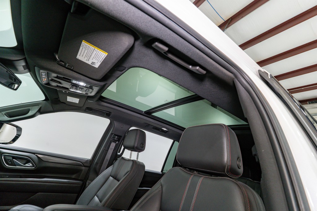 2023 Chevrolet Suburban Image 17