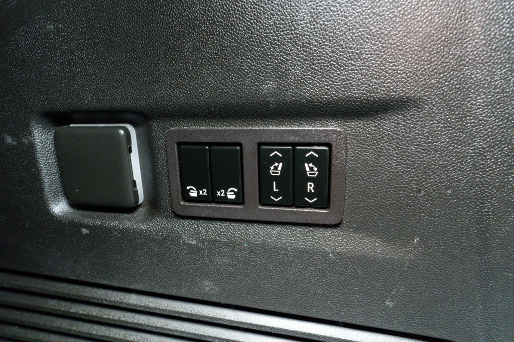 2023 Chevrolet Suburban Image 33