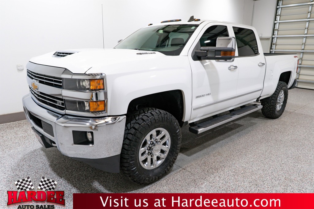 2019 Chevrolet Silverado 1500 Image 2