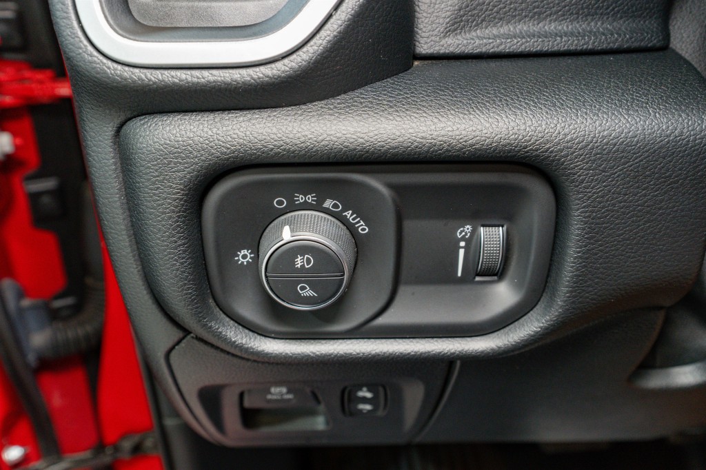 2021 RAM 1500 Image 28