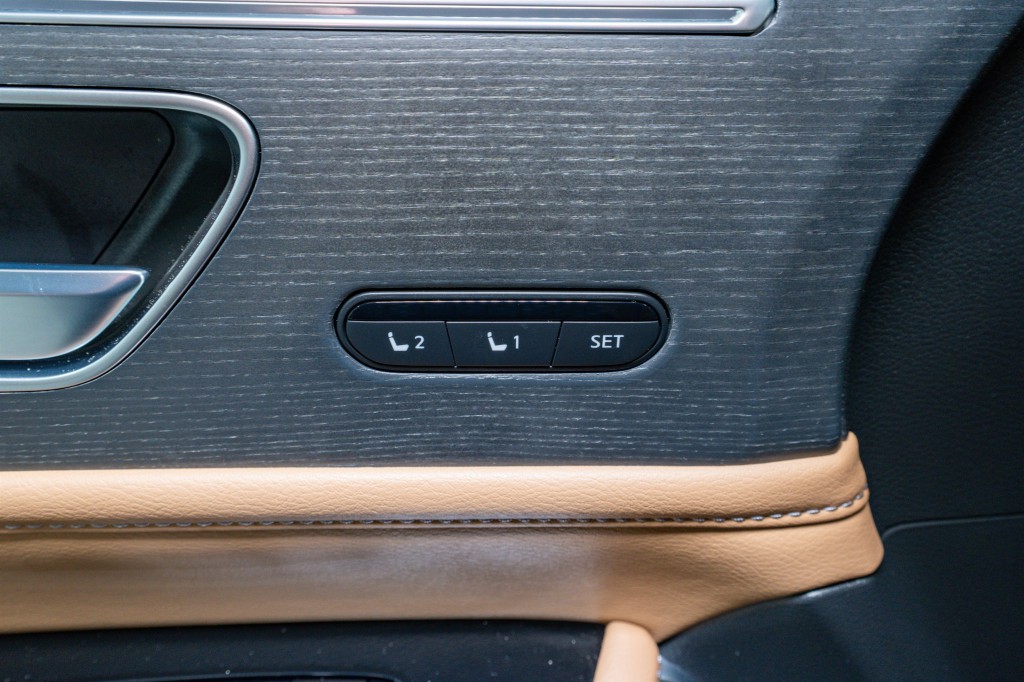 2025 INFINITI QX80 Image 15