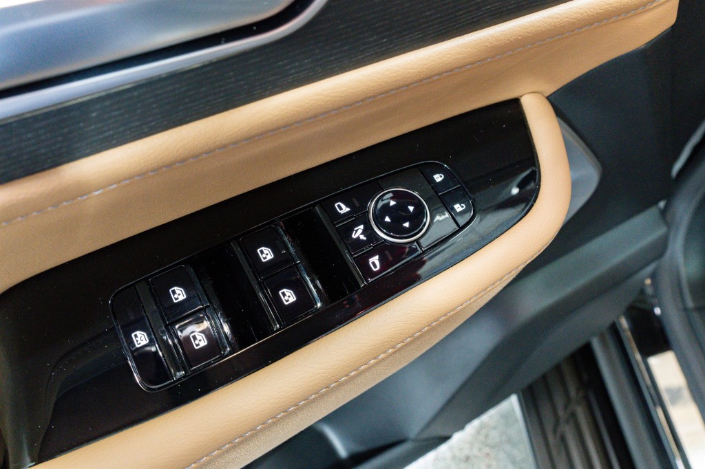 2025 INFINITI QX80 Image 16