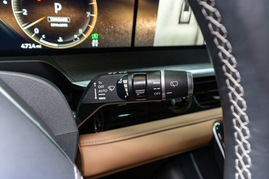 2025 INFINITI QX80 Image 32
