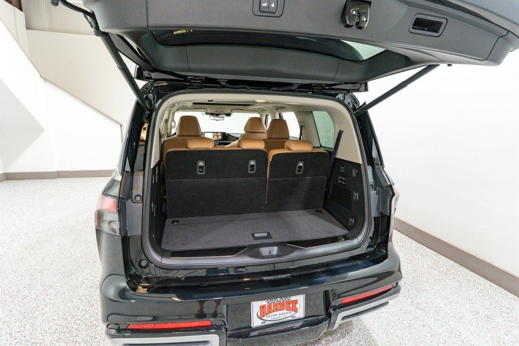 2025 INFINITI QX80 Image 37