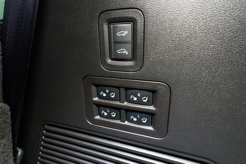2025 INFINITI QX80 Image 38