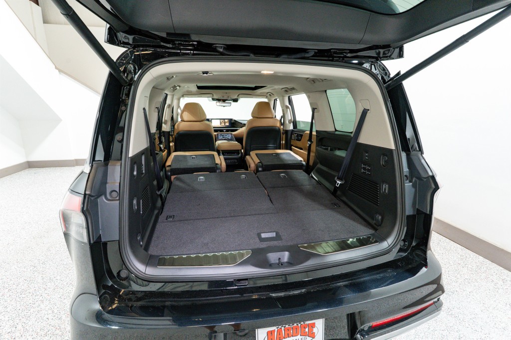 2025 INFINITI QX80 Image 39