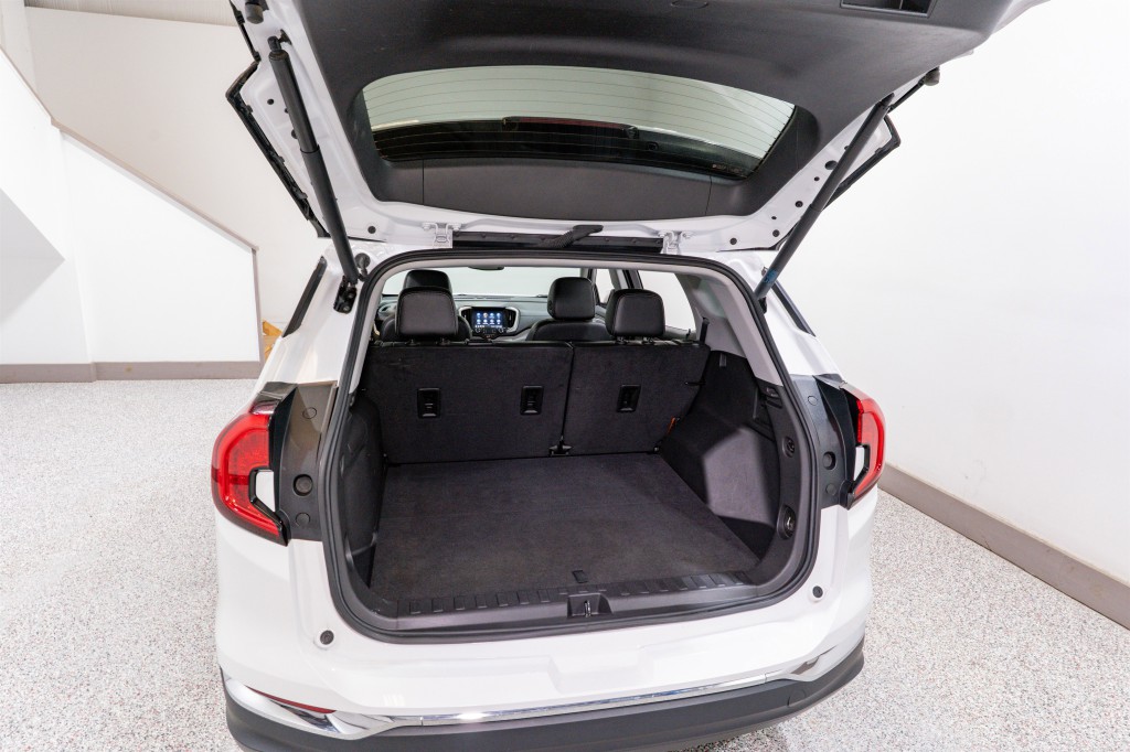 2024 GMC Terrain Image 32