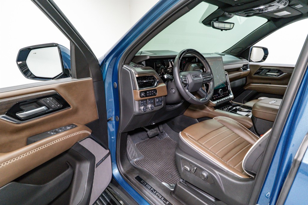 2025 GMC Yukon Image 13
