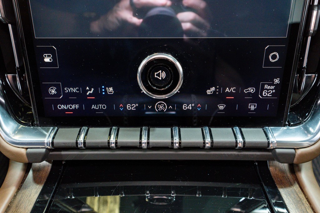 2025 GMC Yukon Image 26