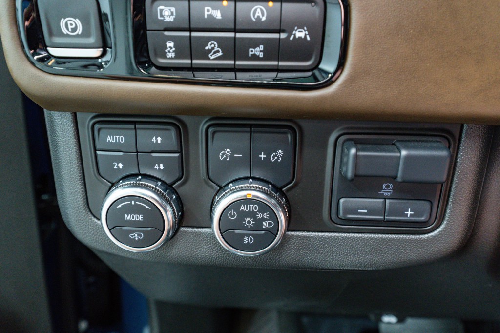 2025 GMC Yukon Image 35