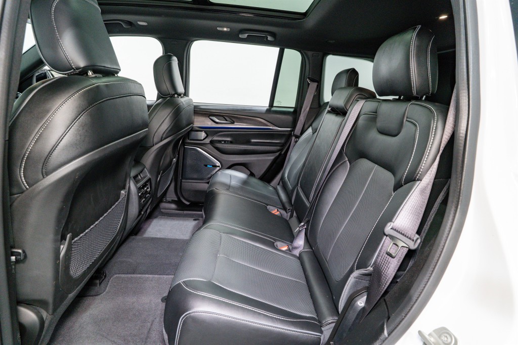 2024 Jeep Grand Cherokee Image 35