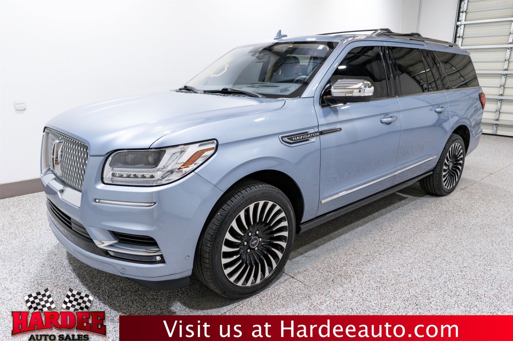 2020 Lincoln Navigator Image 2
