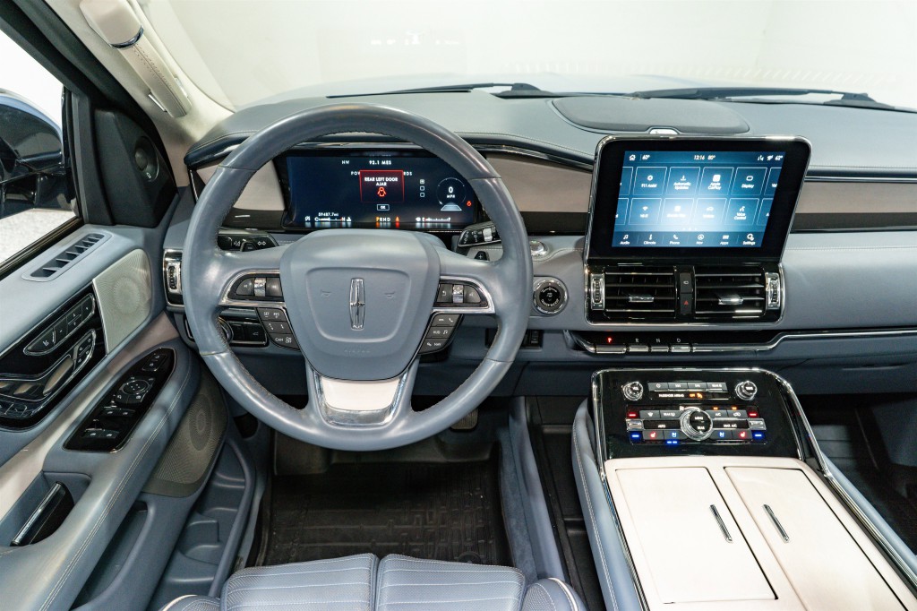 2020 Lincoln Navigator Image 12