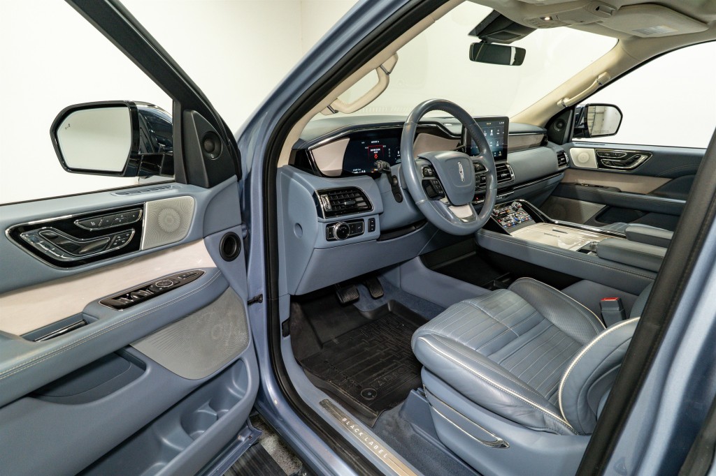 2020 Lincoln Navigator Image 13